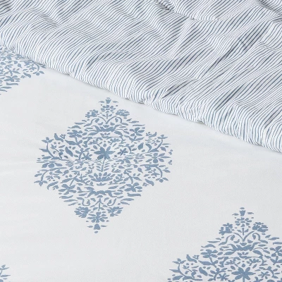 Reversible Medallion Family-Friendly Comforter & Sham Set White/Blue - Threshold™ 4 Reversible Medallion Family-Friendly Comforter & Sham Set White/Blue - Threshold™ - Image 4